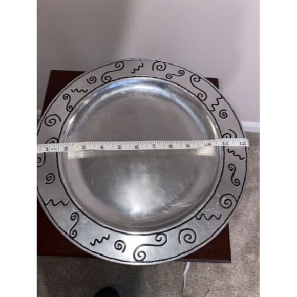 Vintage Wilton Armetale Large ” Serving Plate With Design Pewter - Picture 2 of 4